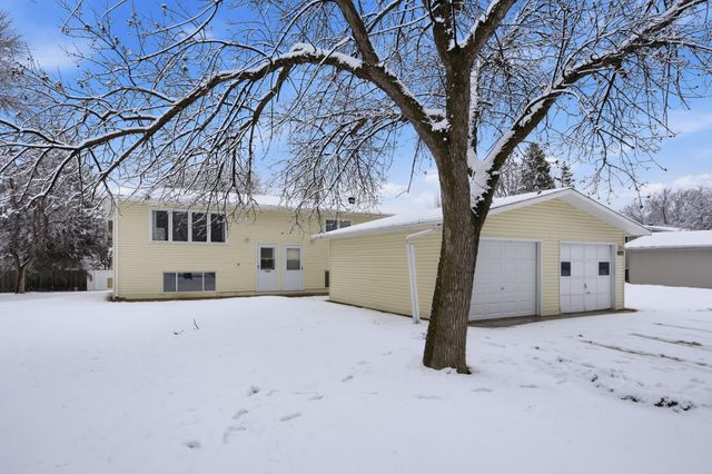 3223-3225 2nd Street N, Fargo, ND 58102