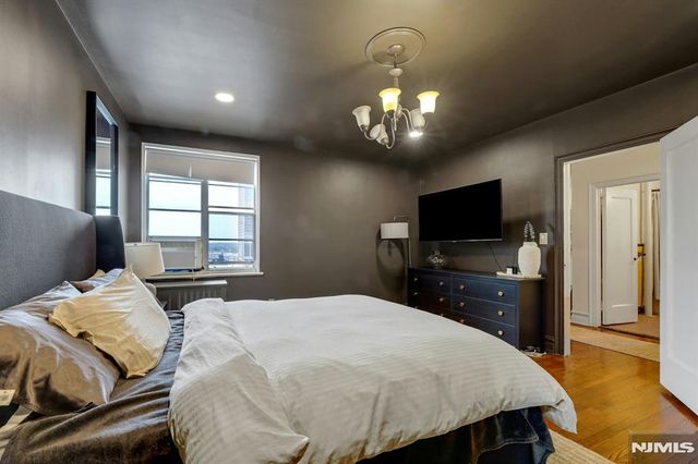 100 Palisade Avenue D45, Englewood, NJ 07631