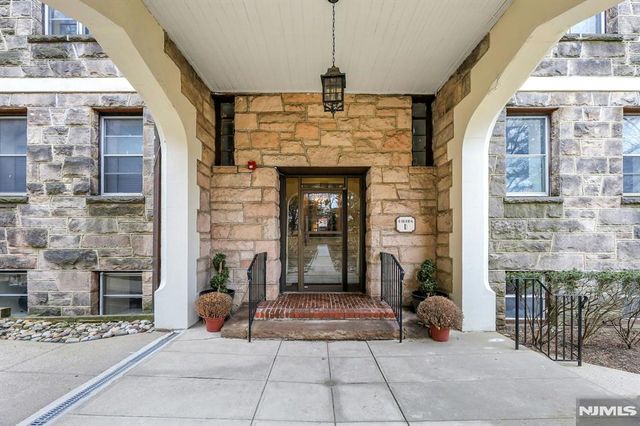 100 Palisade Avenue D45, Englewood, NJ 07631