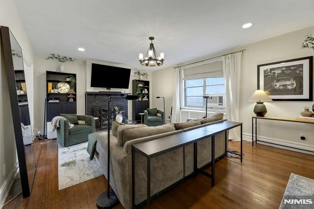 100 Palisade Avenue D45, Englewood, NJ 07631