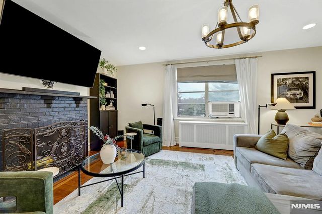 100 Palisade Avenue D45, Englewood, NJ 07631