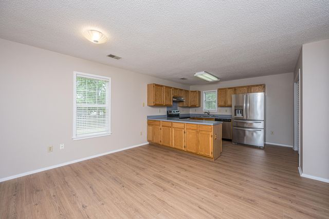 108 Round Table Lane, Goose Creek, SC 29445