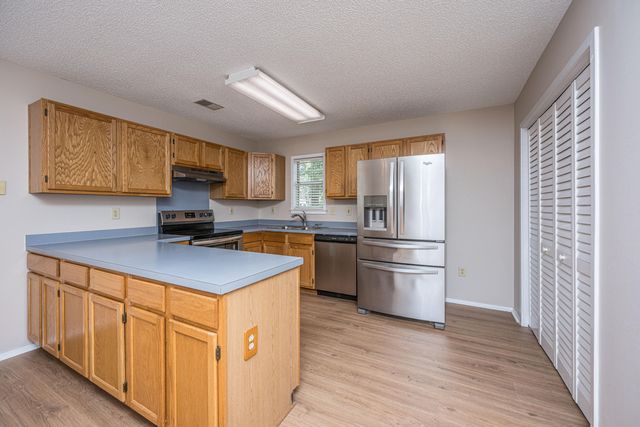 108 Round Table Lane, Goose Creek, SC 29445