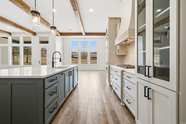 9 Linares Lane, Hot Springs Village, AR 71909