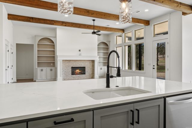 9 Linares Lane, Hot Springs Village, AR 71909