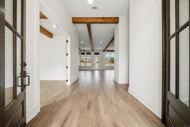 9 Linares Lane, Hot Springs Village, AR 71909