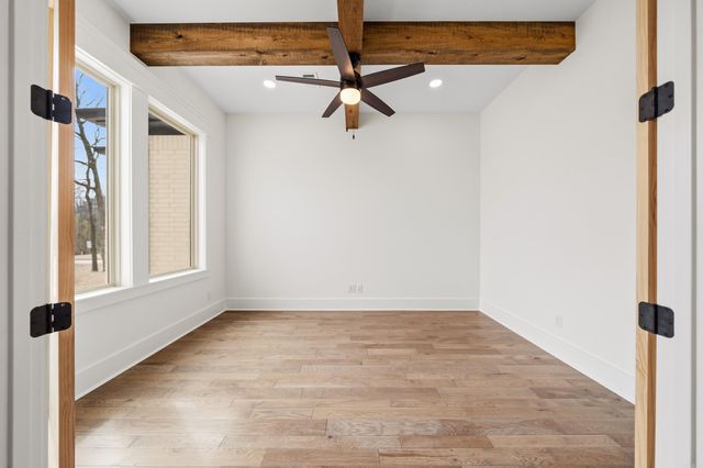 9 Linares Lane, Hot Springs Village, AR 71909