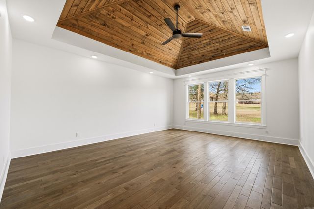 9 Linares Lane, Hot Springs Village, AR 71909