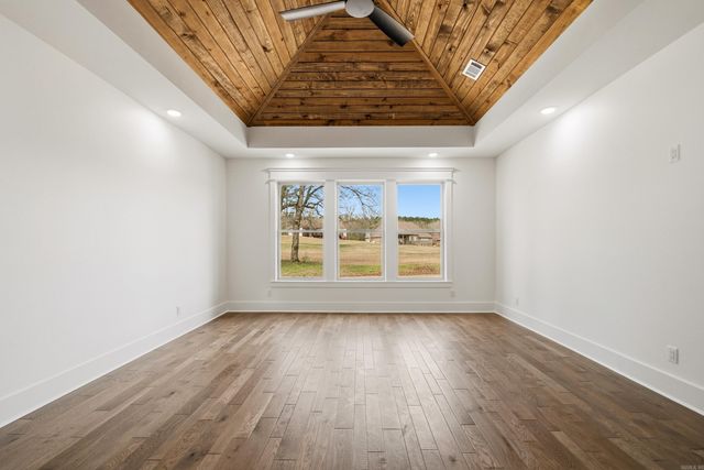 9 Linares Lane, Hot Springs Village, AR 71909