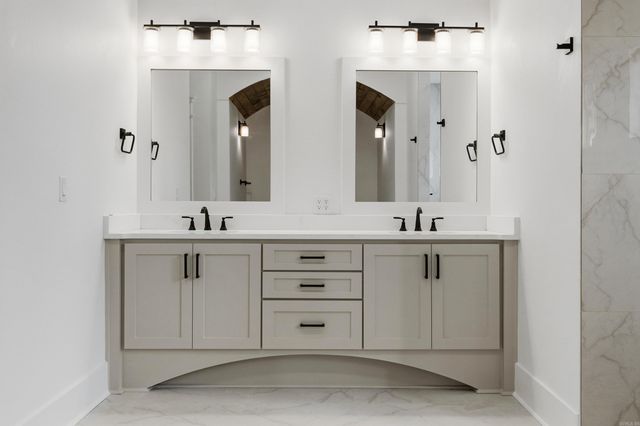 9 Linares Lane, Hot Springs Village, AR 71909