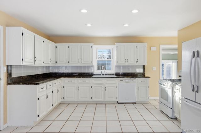 532 Michigan Avenue, Marysville, MI 48040