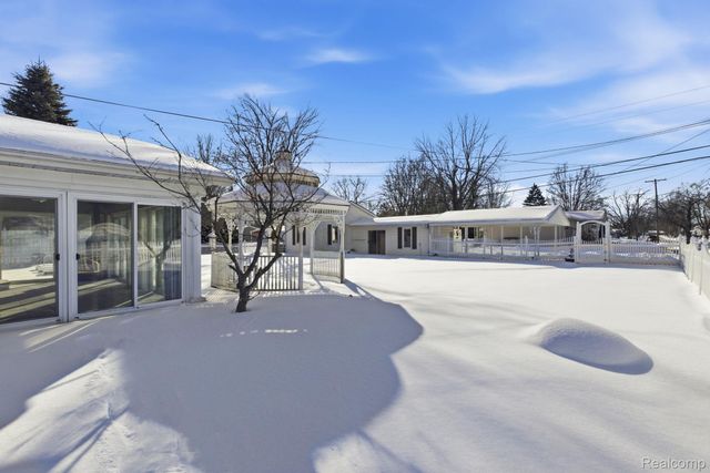 532 Michigan Avenue, Marysville, MI 48040