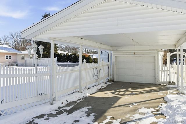 532 Michigan Avenue, Marysville, MI 48040