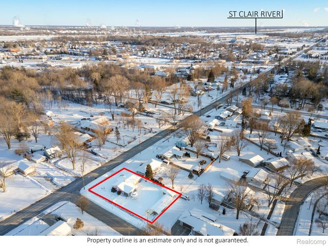 532 Michigan Avenue, Marysville, MI 48040