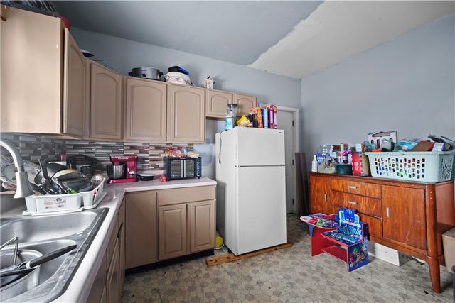 1003 West St, Homestead, PA 15120