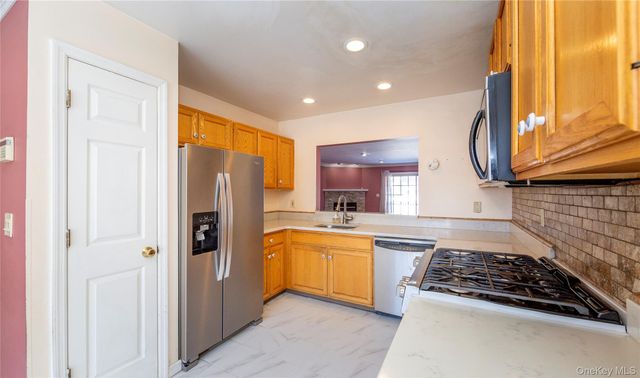 203 Kensington Court, Brewster, NY 10509