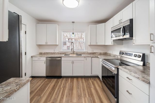 9 Fuller Terrace, Colonie, NY 12205