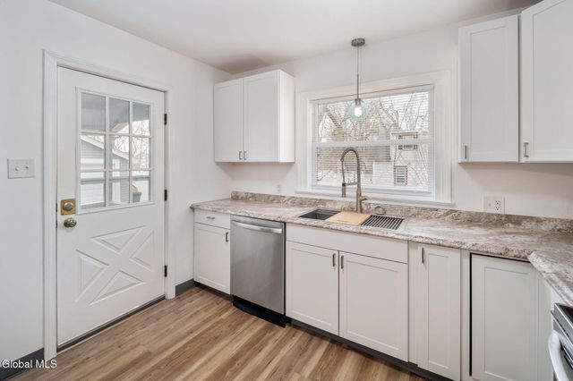 9 Fuller Terrace, Colonie, NY 12205