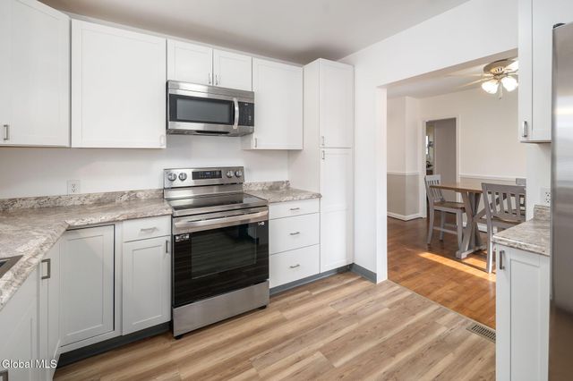 9 Fuller Terrace, Colonie, NY 12205