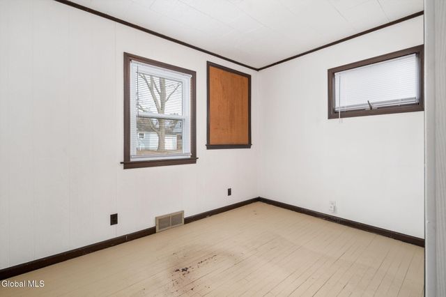 9 Fuller Terrace, Colonie, NY 12205