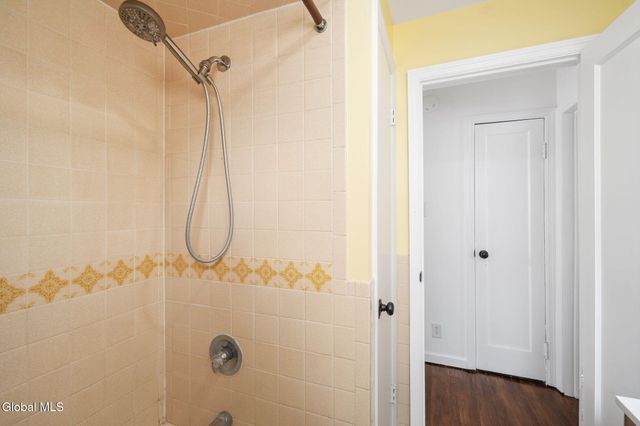 9 Fuller Terrace, Colonie, NY 12205