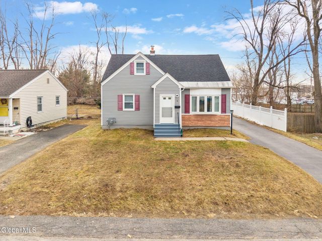 9 Fuller Terrace, Colonie, NY 12205