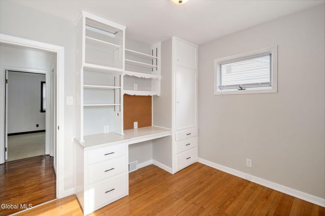 9 Fuller Terrace, Colonie, NY 12205