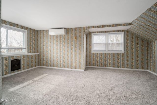 9 Fuller Terrace, Colonie, NY 12205