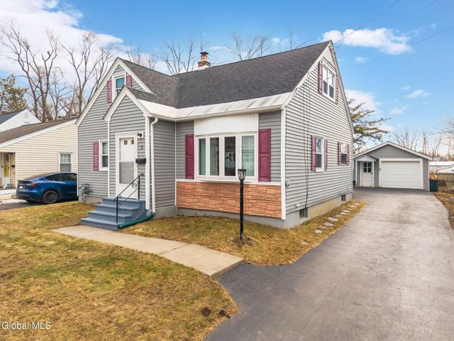 9 Fuller Terrace, Colonie, NY 12205