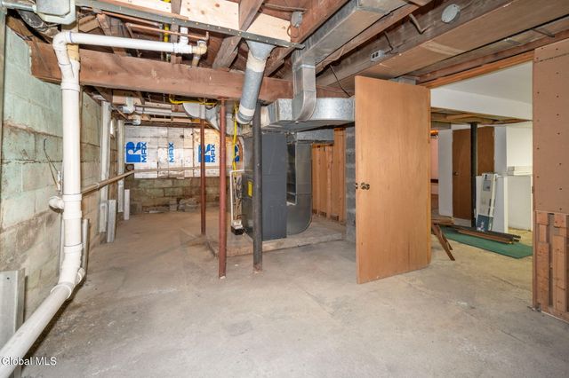 9 Fuller Terrace, Colonie, NY 12205