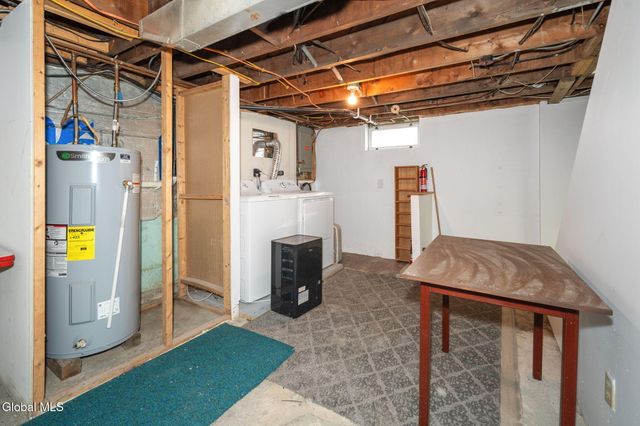 9 Fuller Terrace, Colonie, NY 12205