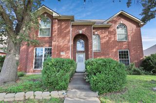 2748 Oak Hollow Drive, Grand Prairie, TX 75052