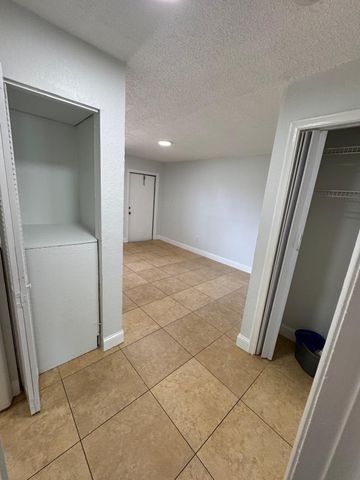 1119 NW 6th Avenue 5, Pompano Beach, FL 33060