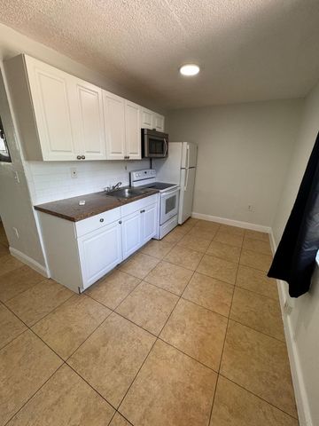 1119 NW 6th Avenue 5, Pompano Beach, FL 33060