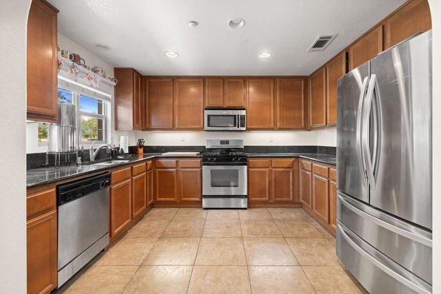 124 Paseo Bravo, Palm Desert, CA 92211