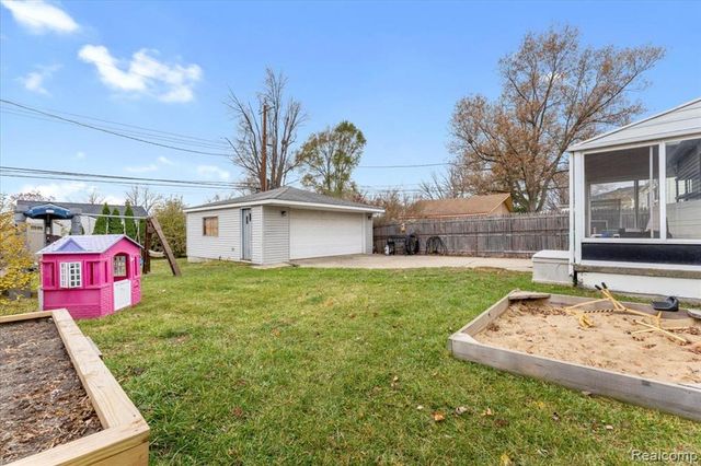 29615 Rosslyn Avenue, Garden City, MI 48135