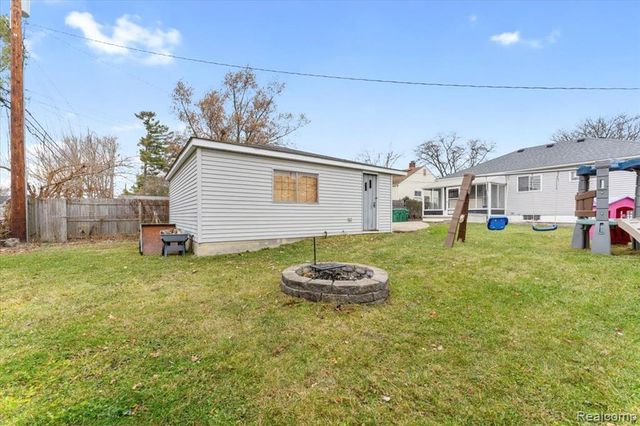 29615 Rosslyn Avenue, Garden City, MI 48135