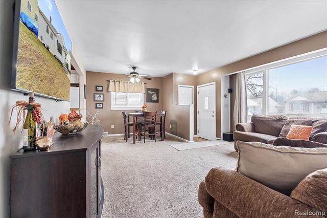 29615 Rosslyn Avenue, Garden City, MI 48135