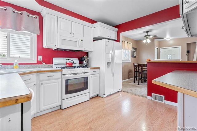 29615 Rosslyn Avenue, Garden City, MI 48135