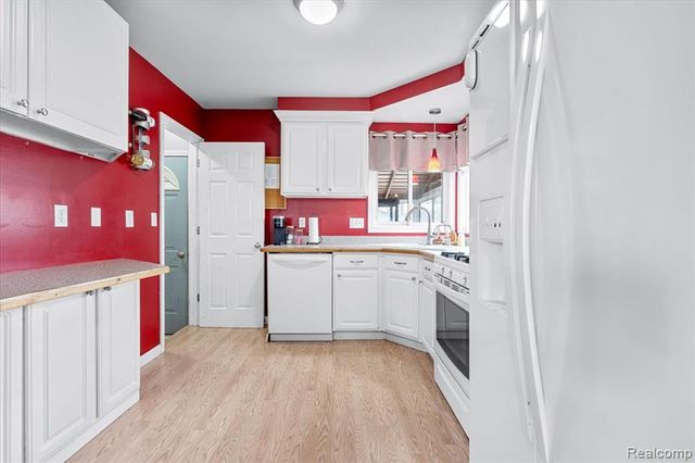 29615 Rosslyn Avenue, Garden City, MI 48135