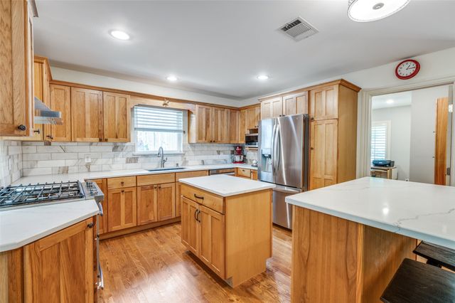 1400 W Tucker Boulevard, Arlington, TX 76013