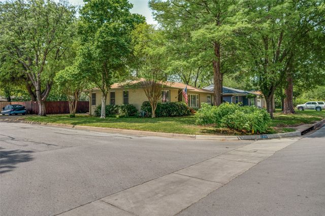 1400 W Tucker Boulevard, Arlington, TX 76013