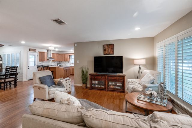 1400 W Tucker Boulevard, Arlington, TX 76013