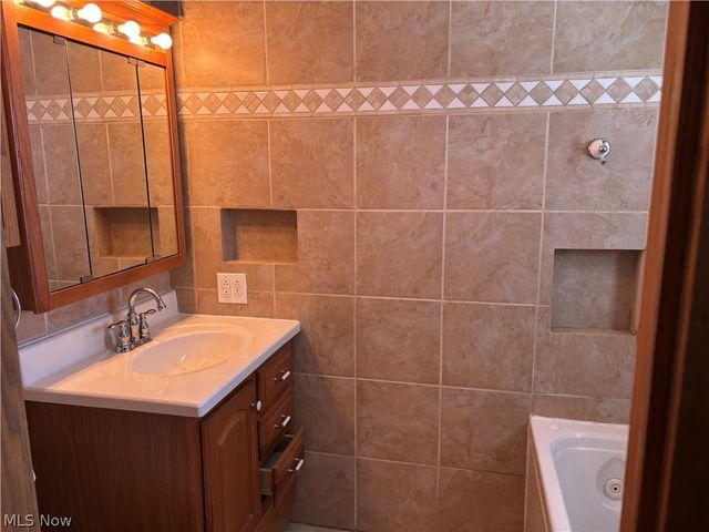 3301 Charles Drive Drive, Vienna, WV 26105