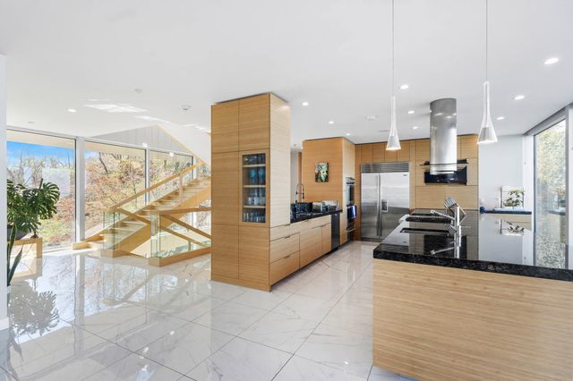 50005 High Point Lane, New Buffalo, MI 49117