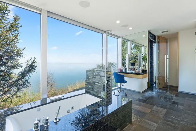 50005 High Point Lane, New Buffalo, MI 49117