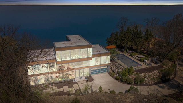 50005 High Point Lane, New Buffalo, MI 49117