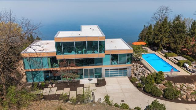 50005 High Point Lane, New Buffalo, MI 49117