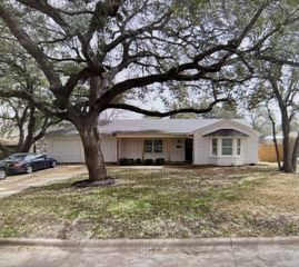 5905 Winifred Drive, Fort Worth, TX 76133