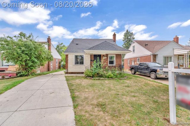 7267 Fenton Street, Dearborn Heights, MI 48127